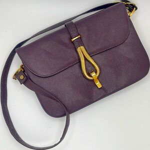Lederer vintage purple textured purse 💜 with gold accents